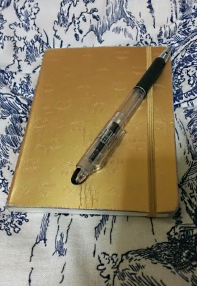 筆談に使ったノートとペン
